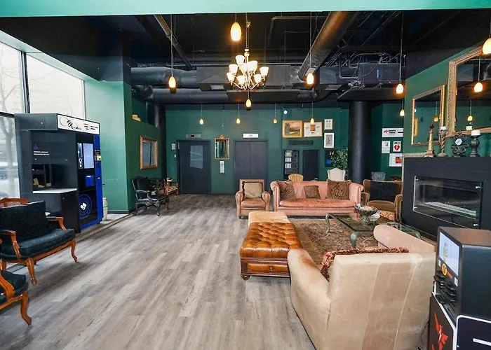 Mccormick Place: Spacious 3br Family Haven Apartment *