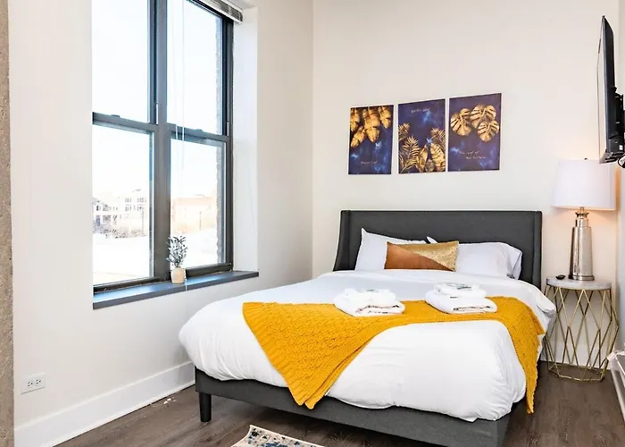 Mccormick Place: Spacious 3br Family Haven Apartment *